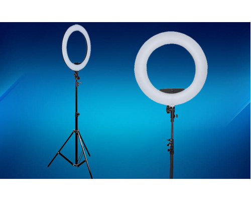 Annular led lamp with a tripod for professional shooting